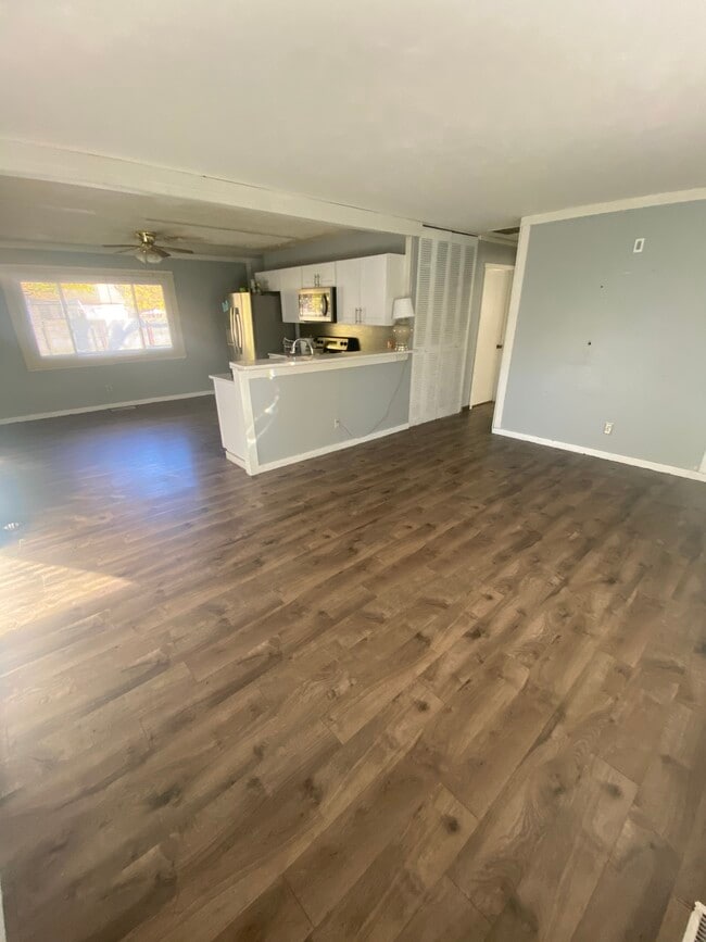 Building Photo - 1133 Beverly Ct