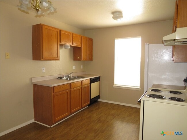 Photo - 2014 Cedarhill Dr Unit D