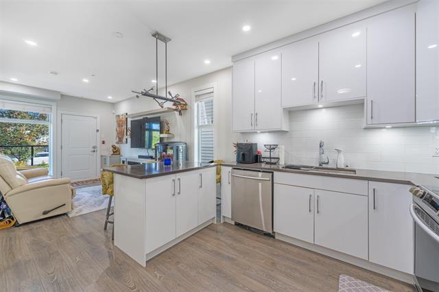 Photo - 5069 Earles St