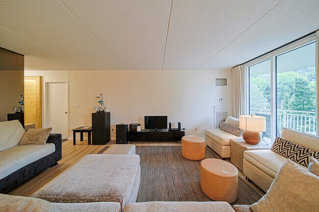 Photo - 1077 River Rd Unit 413