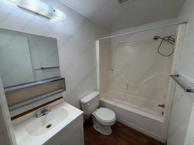 Photo - Nice 1 bedroom 1 bathroom apartment all bills paid.