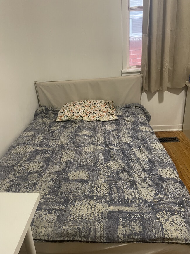 Building Photo - 163 Brunswick Av