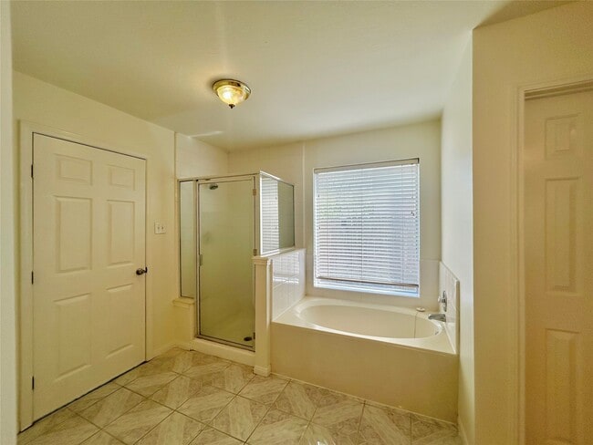 Building Photo - 12422 Glenleigh Dr