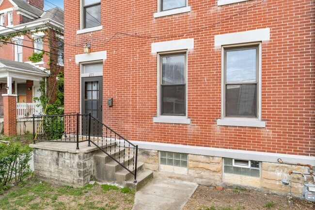 277 S Champion Ave