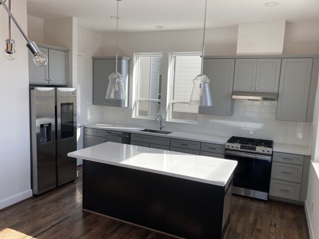 Photo - 304 Jensen Dr