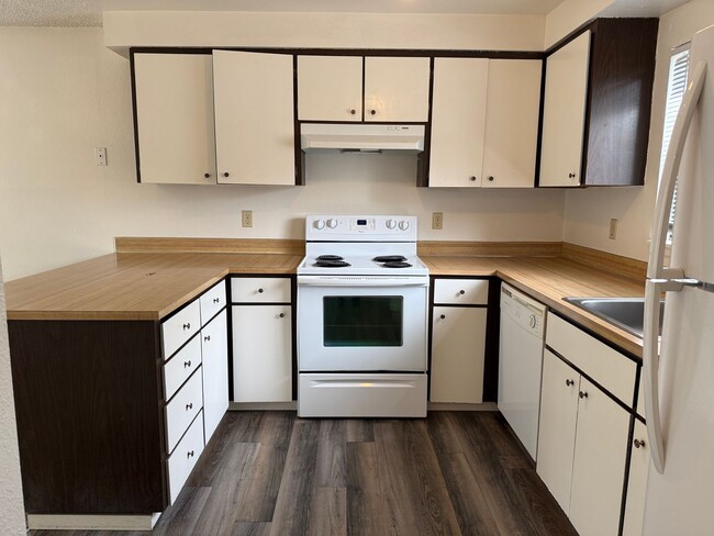 Photo - NE Bend 2bed/1.5bath Townhome Near St Charles Unit 2007