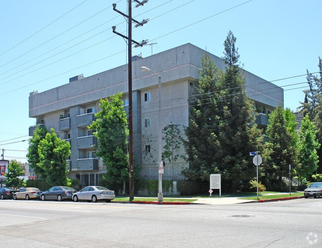 Photo - CLK - Clark Apts