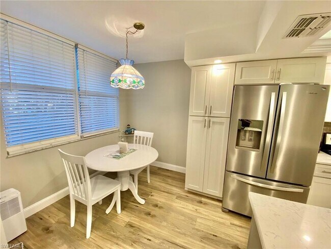 290 Naples Cove Dr