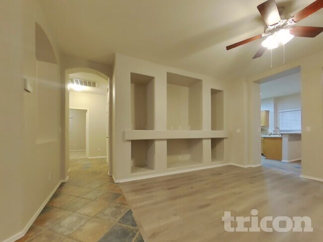 Photo - 12513 W Washington St