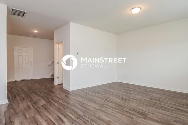 Photo - 4 Bedroom Pet-Friendly Home in Zebulon, NC with Main Street Renewal