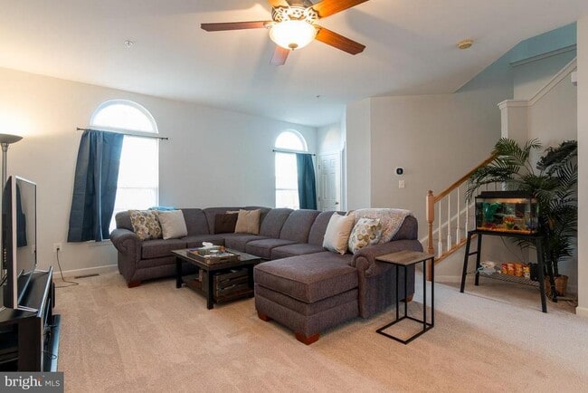 Photo - 1752 Theale Way