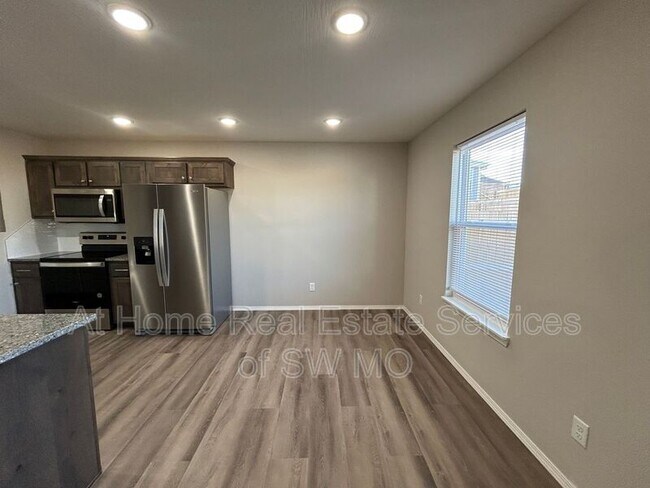 Photo - 707 E Daniels St