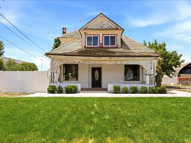 Building Photo - North Salt Lake 4 bed 3 bath home