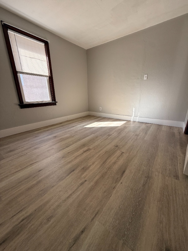 Photo - 12628 Main St