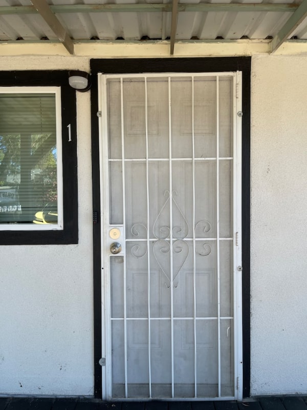 Photo - 3345 Lakeshore Blvd Unit 1