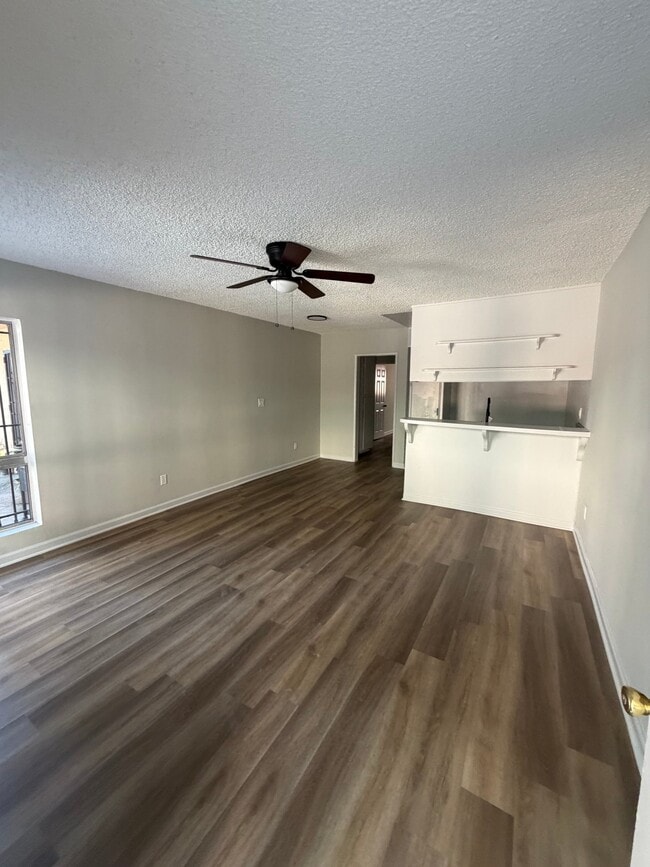 1443 W 105th St Unit 5