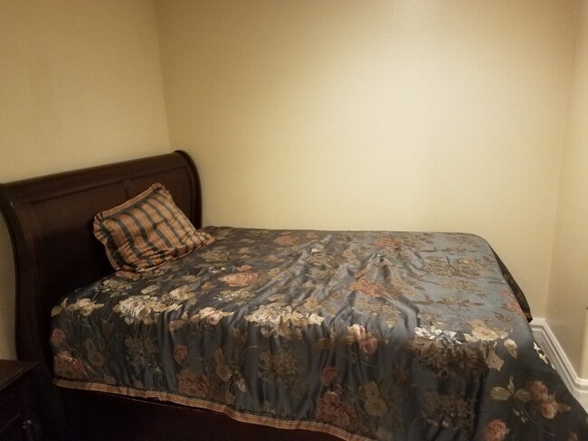 Photo - 521 Island Breeze Ln Unidad Furnished studio with uti