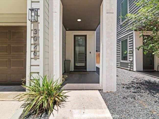 Photo - 3026 Live Oak St