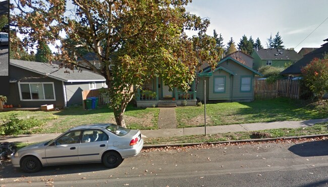 Photo - 1032 NE Madrona St