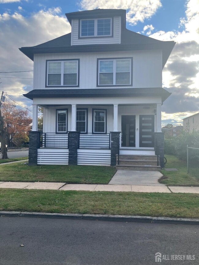 Building Photo - 401 Ainsworth St Unit 1