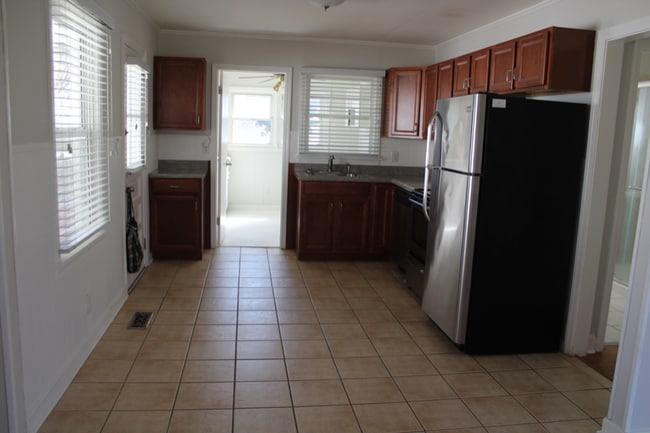 Photo - 704 N Barton St