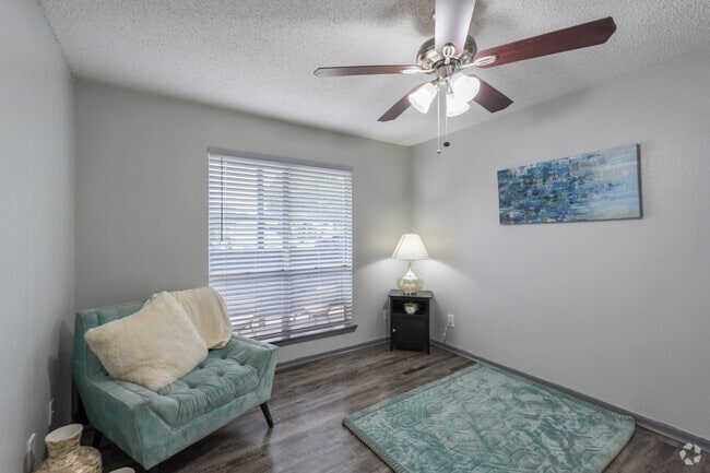 1BR, 1BA - 513SF - Bedroom
