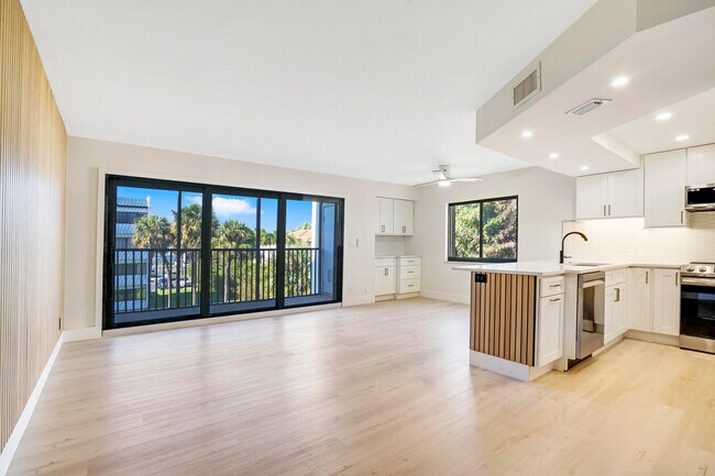 Building Photo - 1605 S US Hwy 1 Unit A308