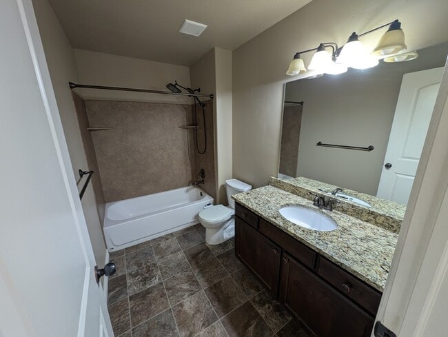 909 S Main St Unit L