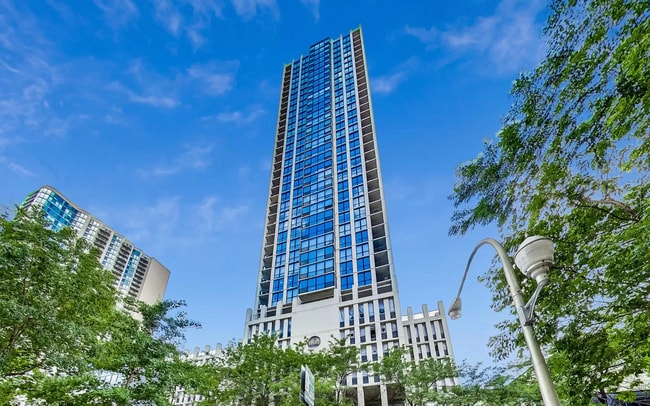 Photo - 1122 N Clark St Unit 1510