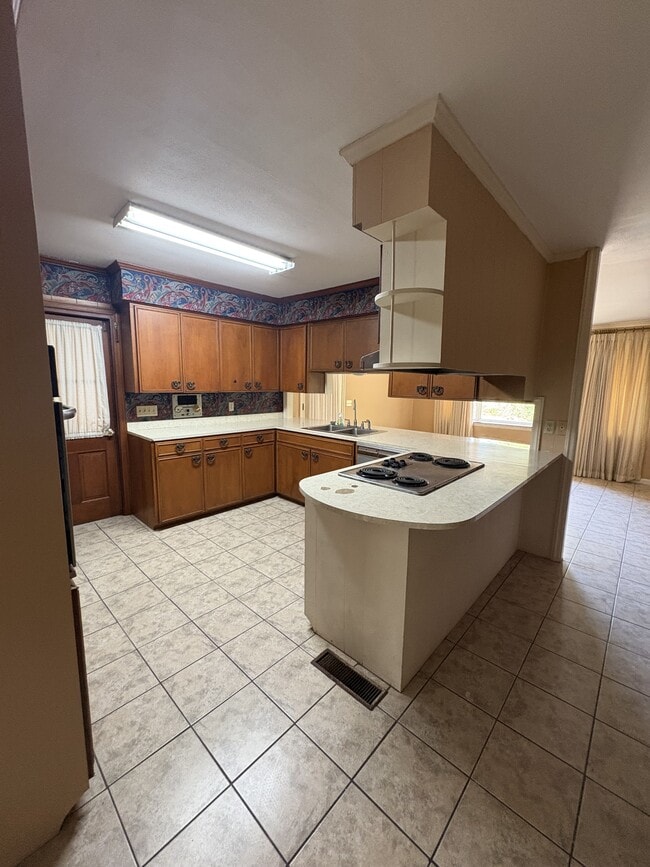 Photo - 1705 Alma Pl