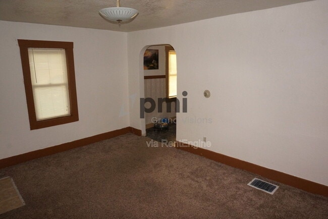 Photo - 2582 E Garfield Ave