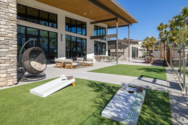 Outdoor Entertainment Lawn