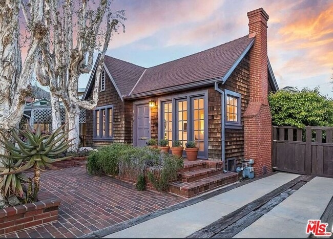 Building Photo - 1608 Courtney Ave