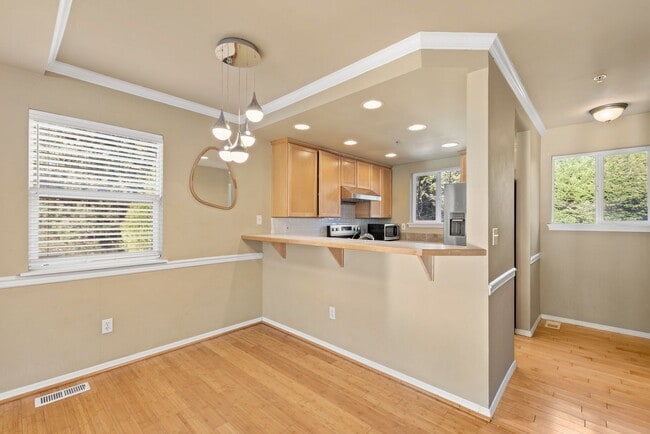 Photo - Well-appointed 3-Bedroom Townhome Near Downtown Kenmore & Bothell