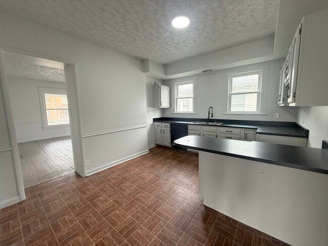 Photo - 343 Cedar Ave Unit Lower