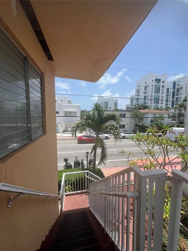 Photo - 7720 Harding Ave Unidad 9