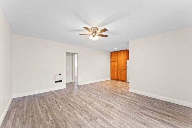 Photo - 14525 Albers St Unit 2