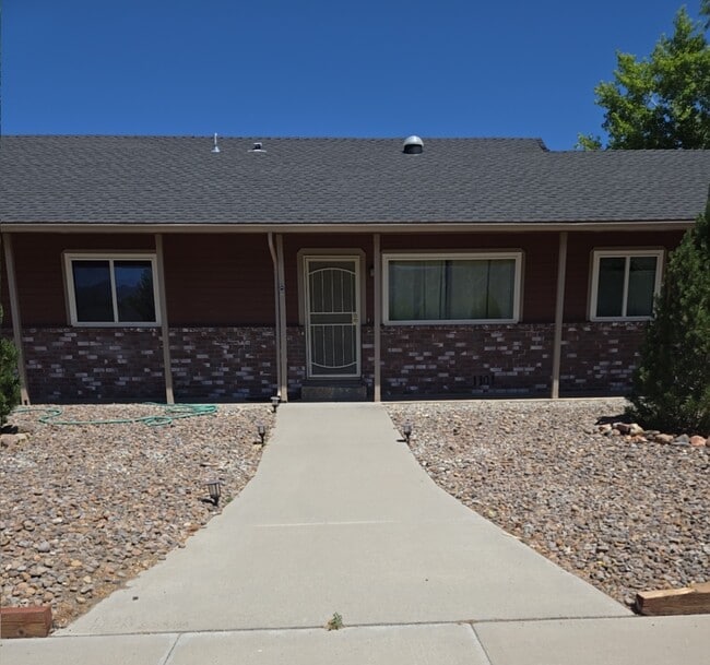 Building Photo - 697 Bluerock Rd