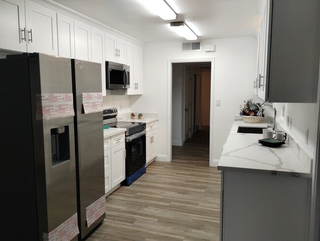 Photo - 637 Grambling Ct