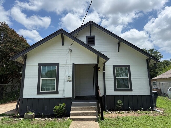 Photo - 2202 Burnett Ave House