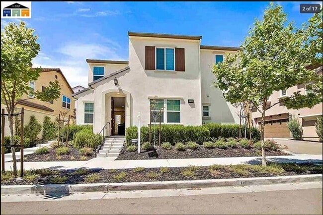 Photo - $3,790 - GORGEOUS 3 BEDROOM HOME IN EAST D...