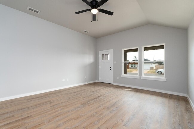 163 Tombstone Rd