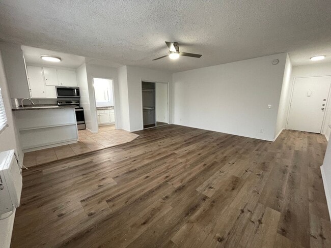 6340 Vineland