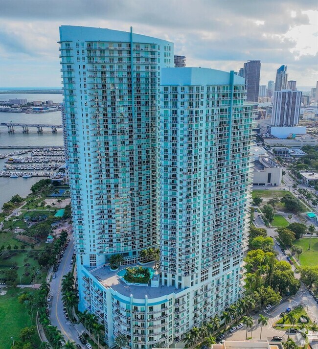 Building Photo - 1900 N Bayshore Dr Unit 1803 Rental