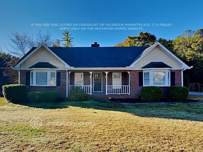 Building Photo - 1231 Great Oaks Dr SE