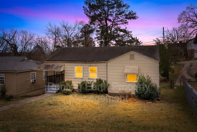 Building Photo - 1633 32nd Street Ensley Rental