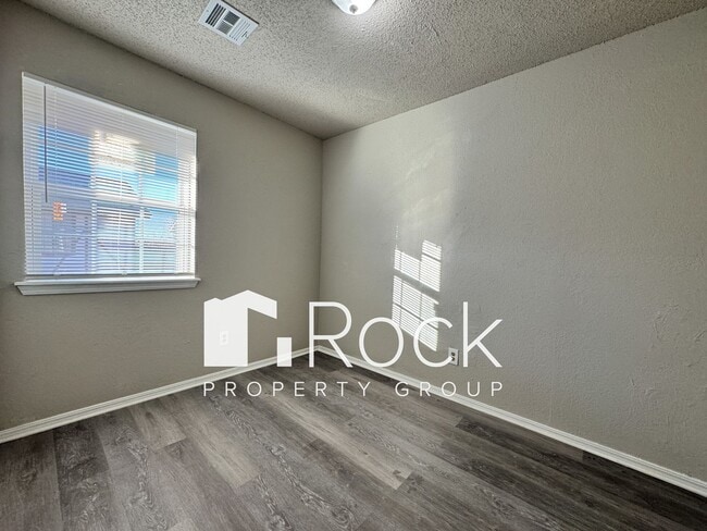 Photo - 8300 NW 10th St