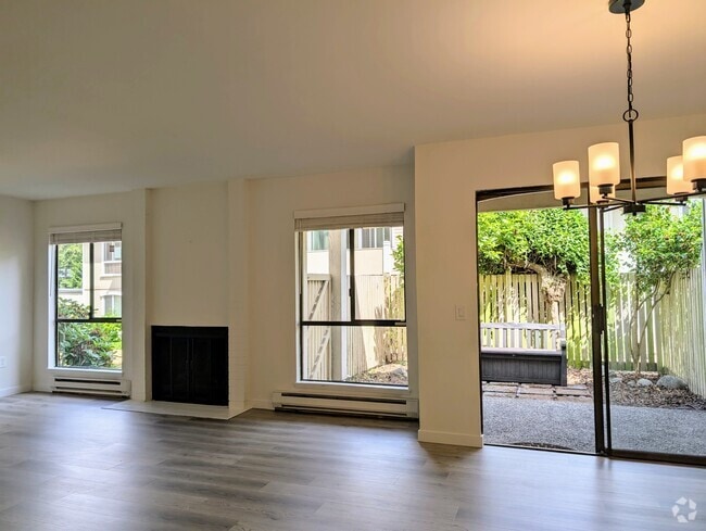 Building Photo - 10306 NE 16th St Unit P5 Rental