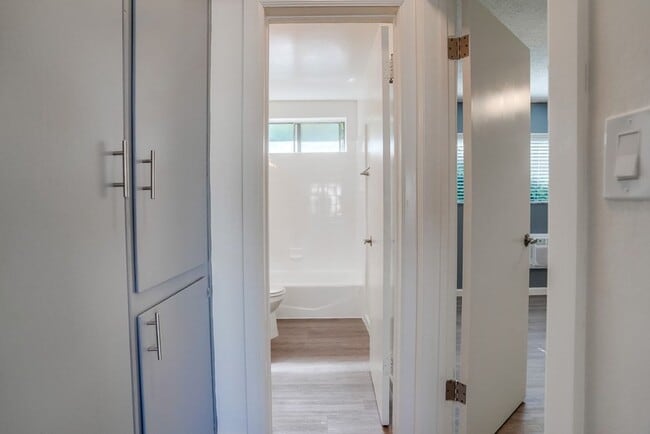 Photo - Apartment Building in Park Mesa Heights with Laundry On-Site and Parking