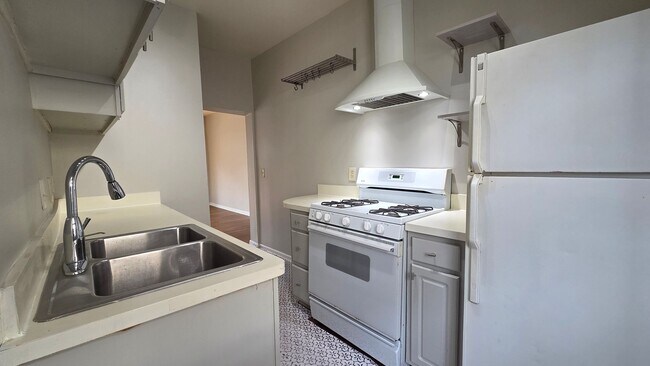 Photo - 883 Monroe Dr NE Unit 6